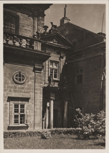 Tarnopol. Wejście do zakrystii Kościoła OO. Dominikanów