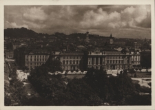 Lw&oacute;w. Uniwersytet na tle miasta