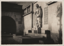 Lw&oacute;w. Cmentarz Obrońc&oacute;w Lwowa. Pomnik Francuz&oacute;w poległych za Polskę