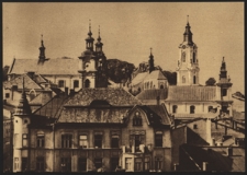 Przemyśl. Kościoły pojezuicki, katedralny i franciszkański na tle wzgórza zamkowego